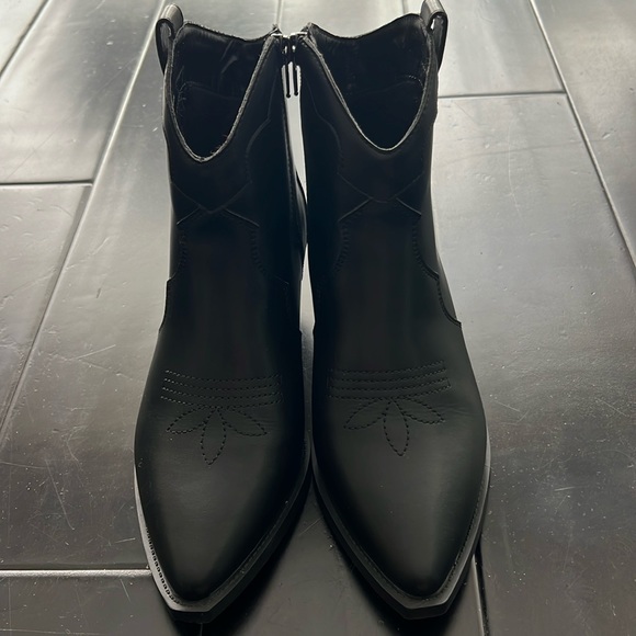 JustFab Kacey Western Ankle Boots - Picture 2 of 9